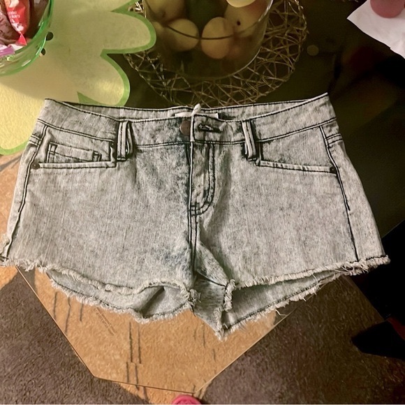 BCBGeneration cheeky shorts - Picture 2 of 8